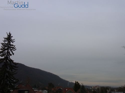 Ein typischer dicker Altostratus